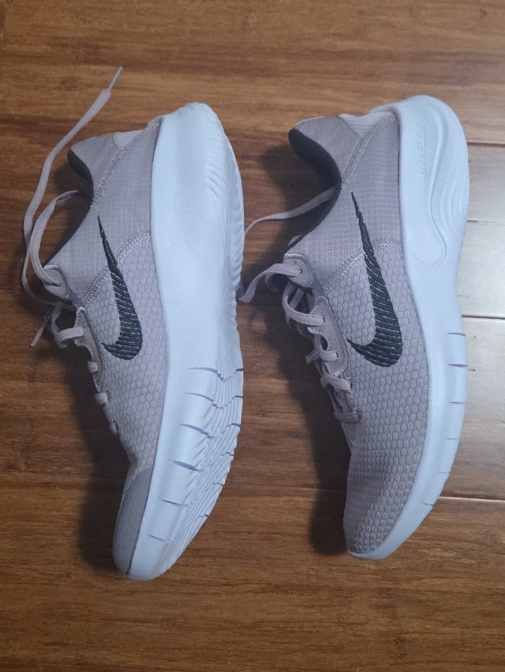 Nike Tennis Shoes
